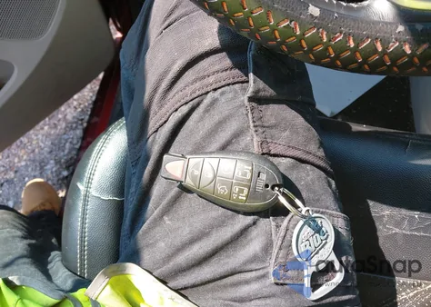 2011 Chrysler Town & Country Touring-L z USA, uszkodzony, nr VIN 2A4RR8DGXBR635474